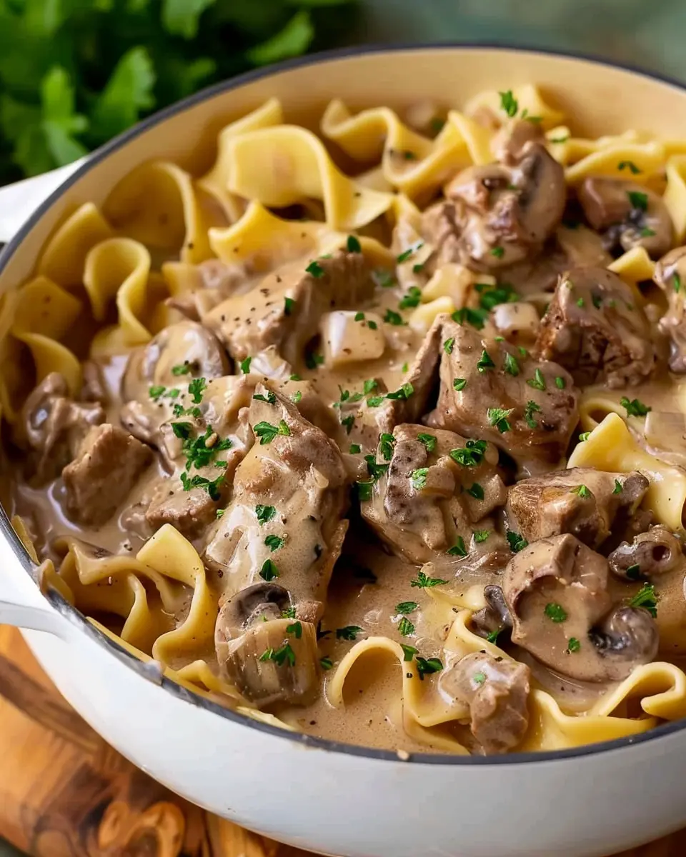 Slow Cooker Beef Stroganoff: Easy Comfort Food for All Occasions
